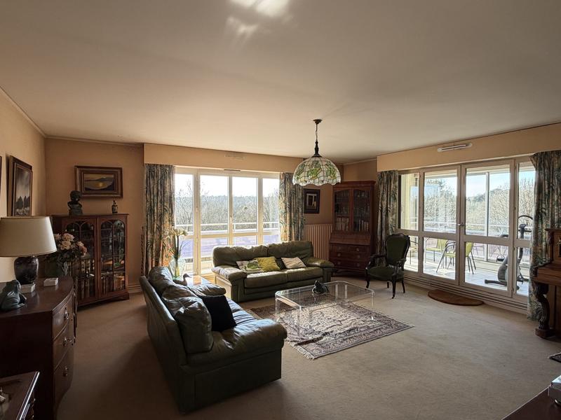 Appartement - 142 m² - 6 pièces