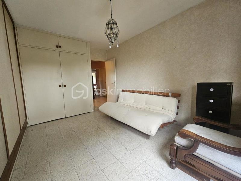 Appartement - 93 m² - 5 pièces