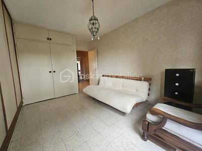 Appartement - 93 m² - 5 pièces