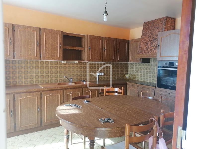 Maison - 92 m² - 6 pièces