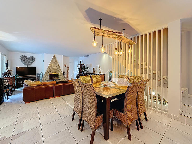 Maison - 168 m² - 7 pièces