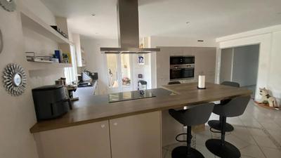 Maison - 190 m² - 8 pièces