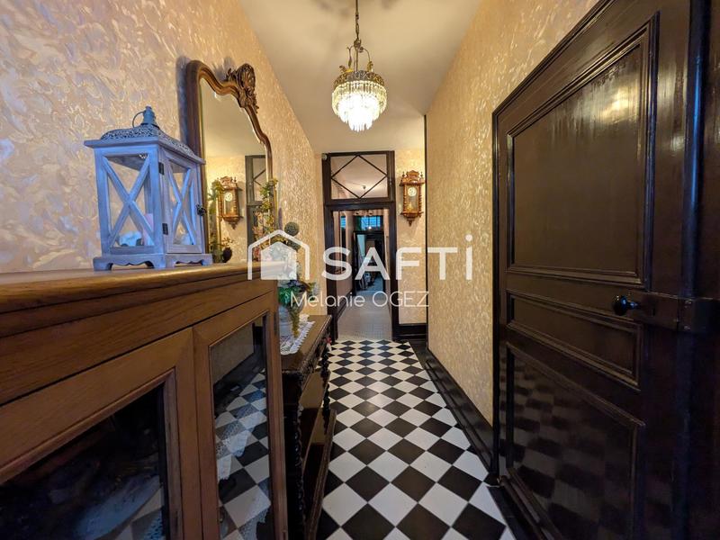 Maison - 268 m² - 8 pièces