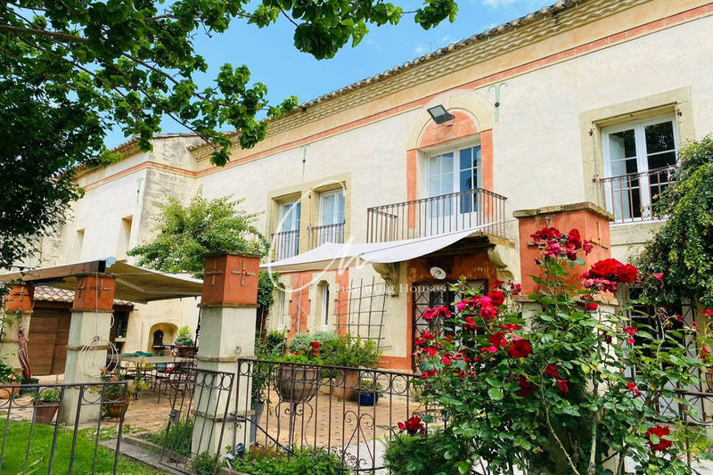 Maison - 360 m² - 9 pièces