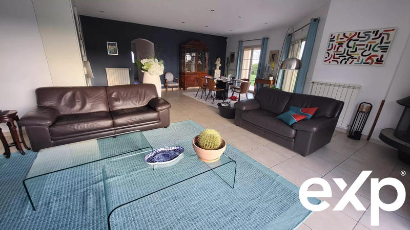 Maison - 204 m² - 5 pièces