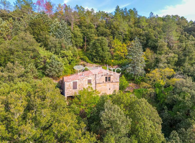 Maison en pierre - 64 m² - 4 pièces