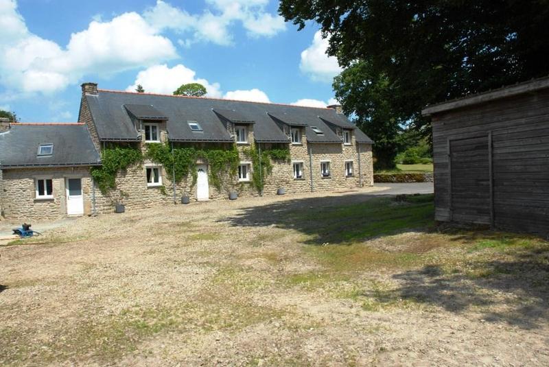 Propriété - 700 m² - 19 pièces