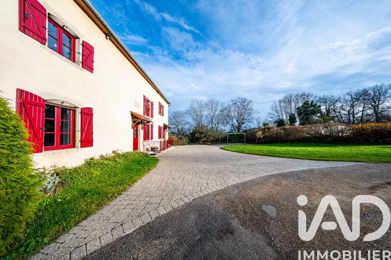 Maison - 265 m² - 9 pièces