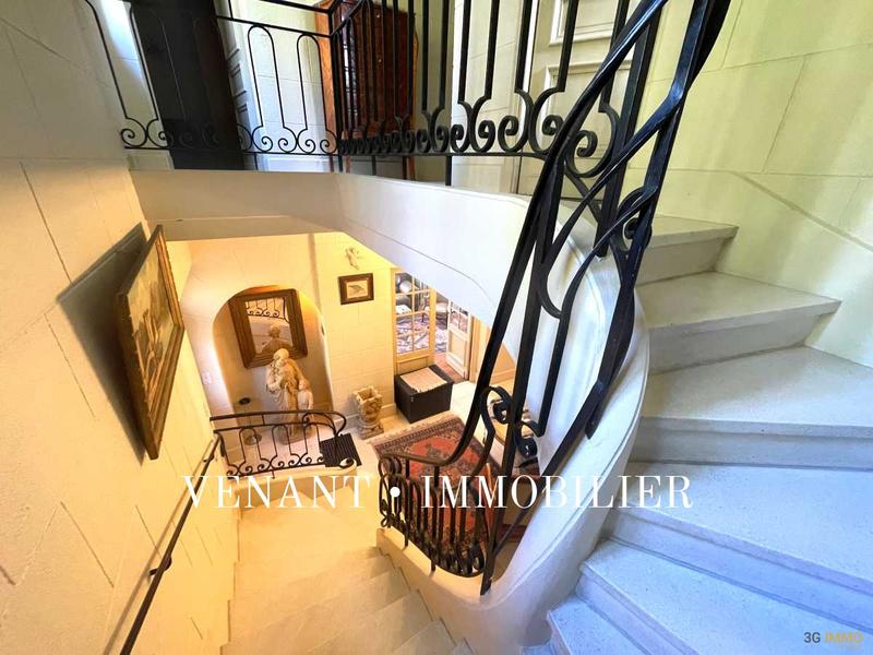 Maison de domaine - 354 m² - 12 pièces