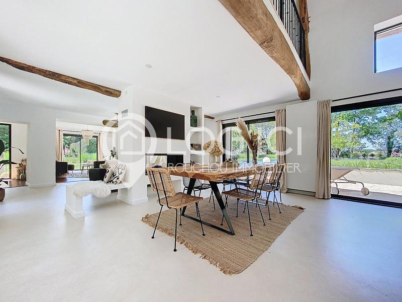 Maison - 240 m² - 7 pièces