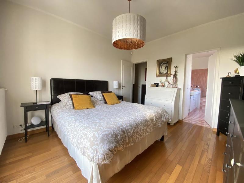 Pavillon - 170 m² - 7 pièces