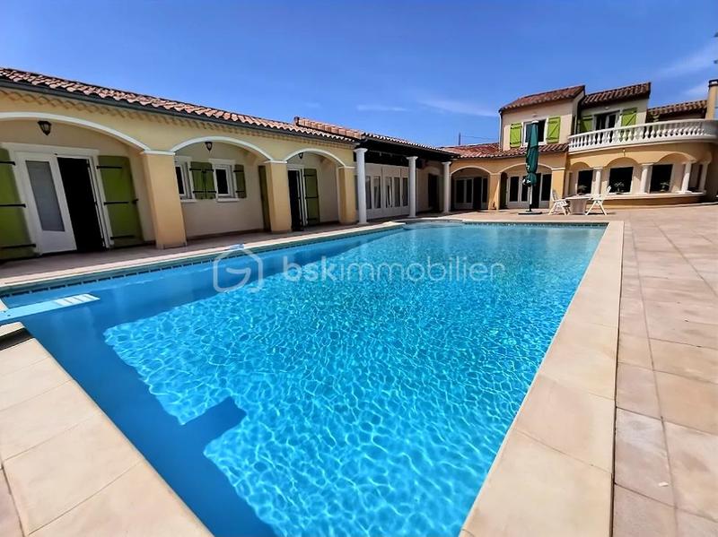 Villa - 230 m² - 6 pièces