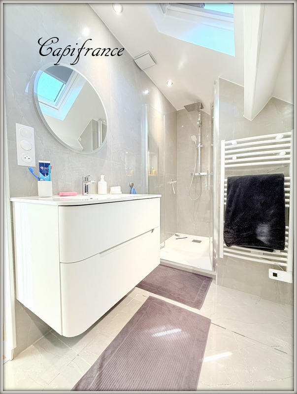 Maison - 179 m² - 7 pièces