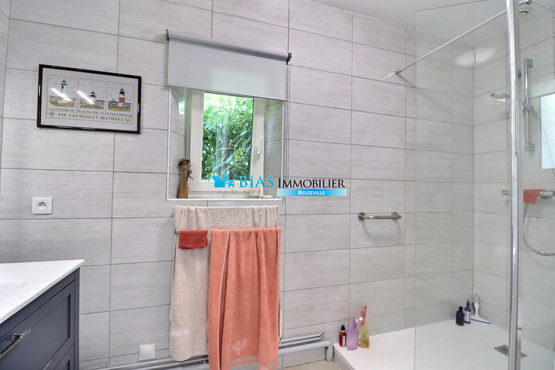 Maison traditionnelle - 141 m² - 5 pièces