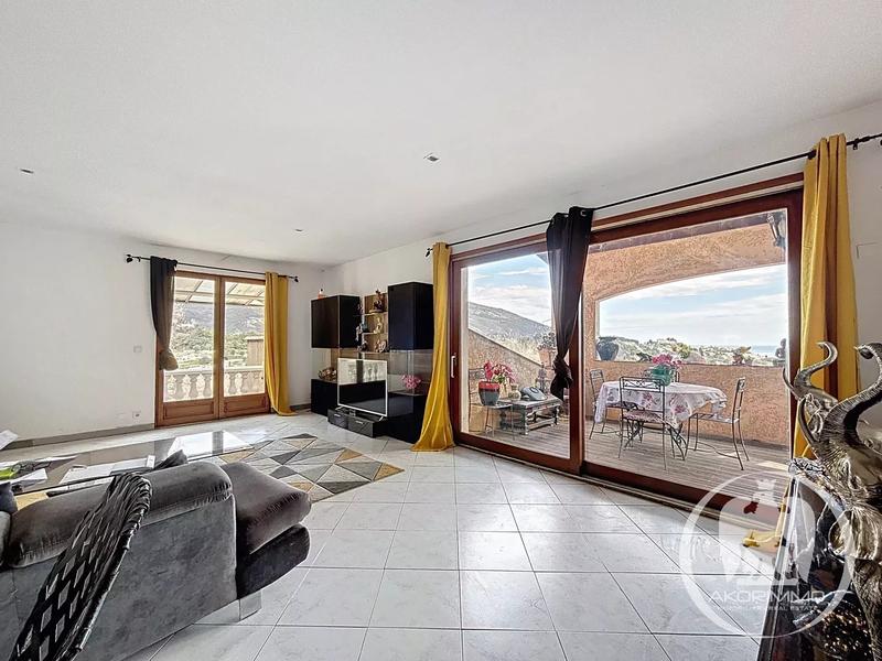 Villa - 300 m² - 8 pièces