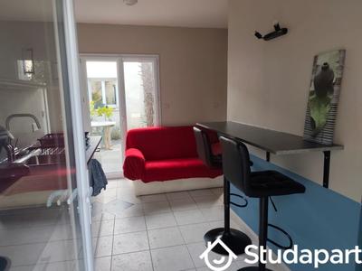 Chambre - 9 m² - 1 pièce