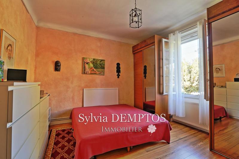 Maison - 273 m² - 12 pièces