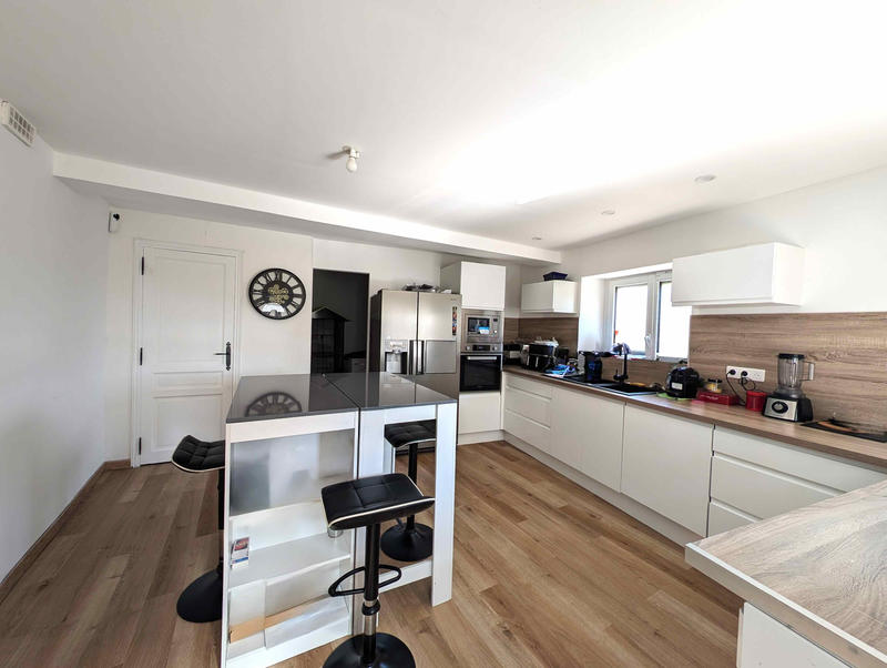 Maison - 137 m² - 5 pièces