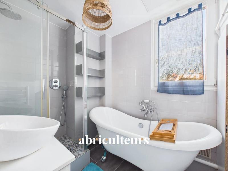 Appartement ancien - 67 m² - 3 pièces