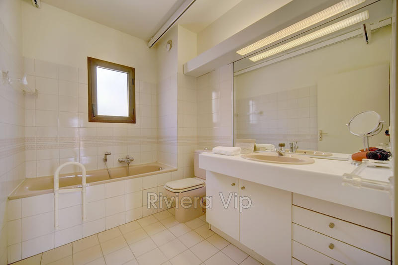 Appartement - 86 m² - 4 pièces