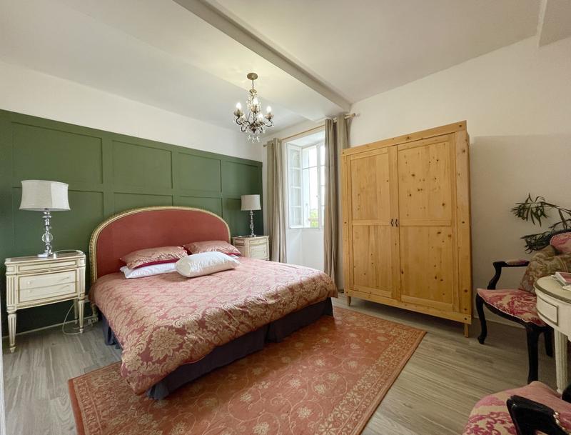 Maison traditionnelle - 130 m² - 8 pièces