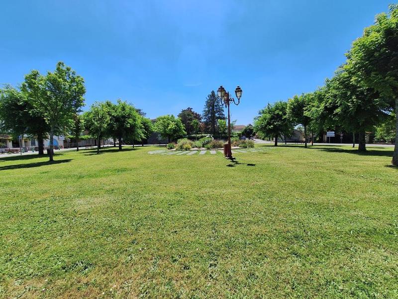 Maison de village - 310 m² - 12 pièces