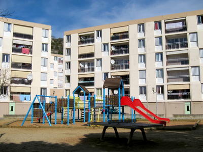 Appartement ancien - 81 m² - 4 pièces