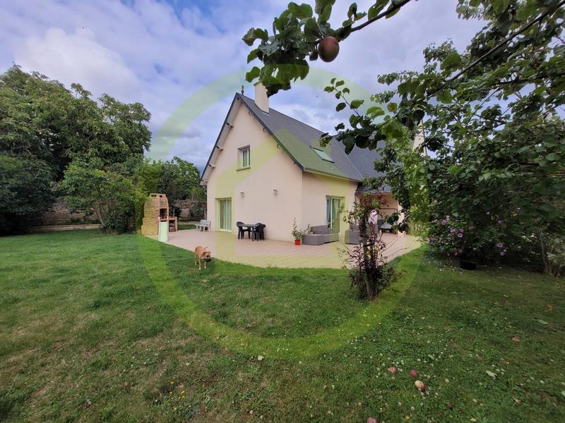 Maison - 180 m² - 8 pièces