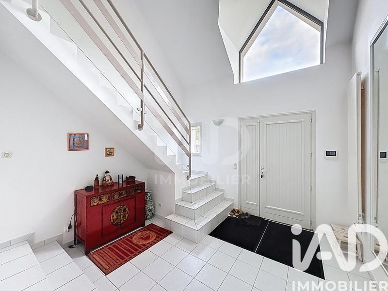 Maison - 250 m² - 8 pièces