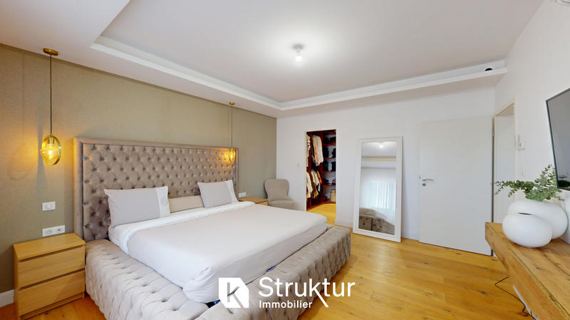 Appartement - 153 m² - 5 pièces