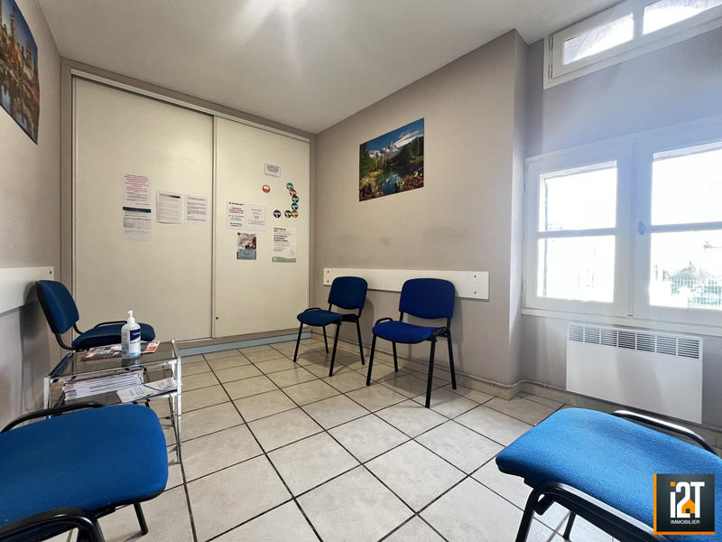 Local d'activités - 100 m²