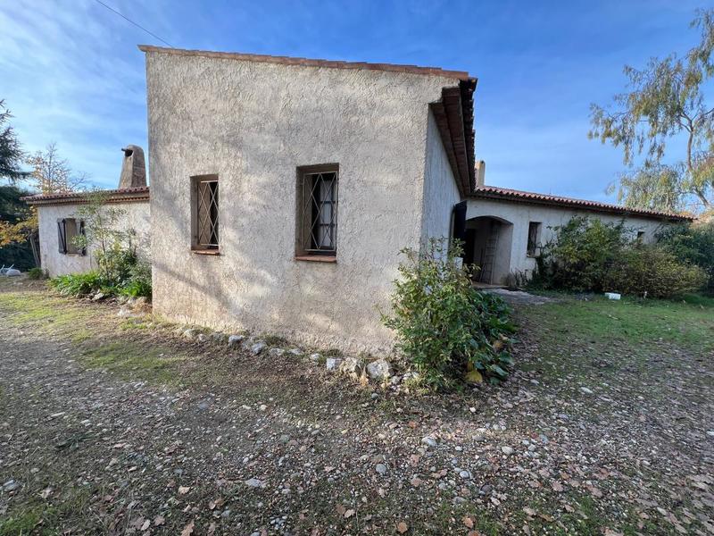 Maison - 300 m² - 6 pièces