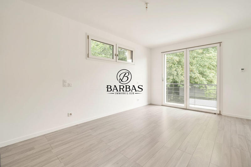 Maison - 302 m² - 10 pièces