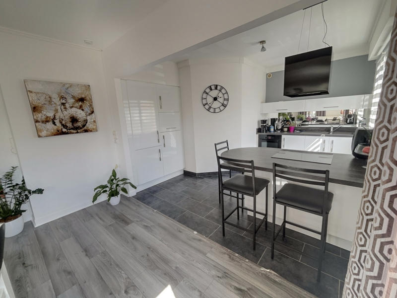 Appartement - 98 m² - 4 pièces