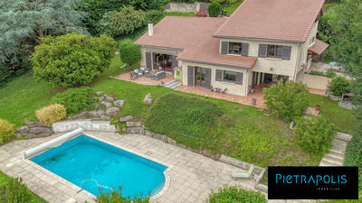 Villa - 256 m² - 6 pièces