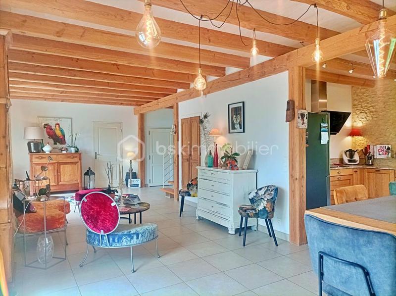 Propriété - 361 m² - 11 pièces