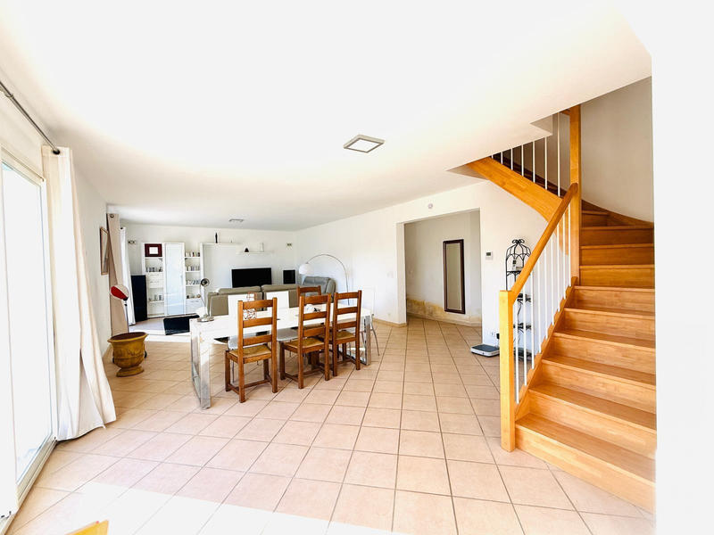 Maison contemporaine - 202 m² - 7 pièces