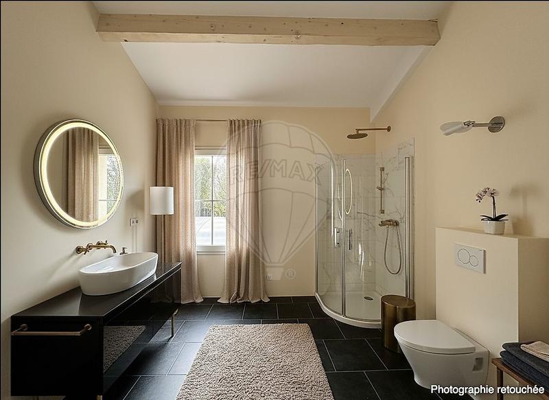 Maison - 250 m² - 7 pièces