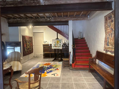 Maison - 458 m² - 7 pièces