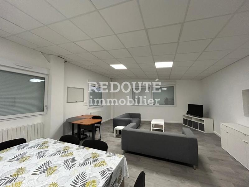 Entrepôt - 817 m² - 4 pièces