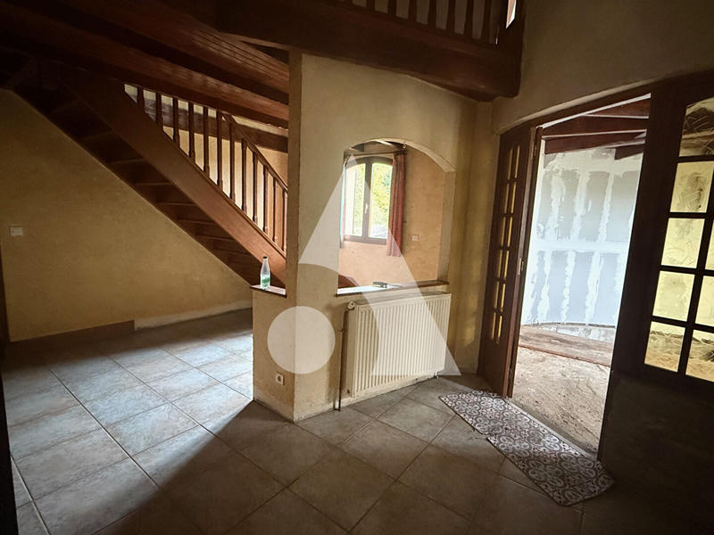 Maison - 222 m² - 7 pièces