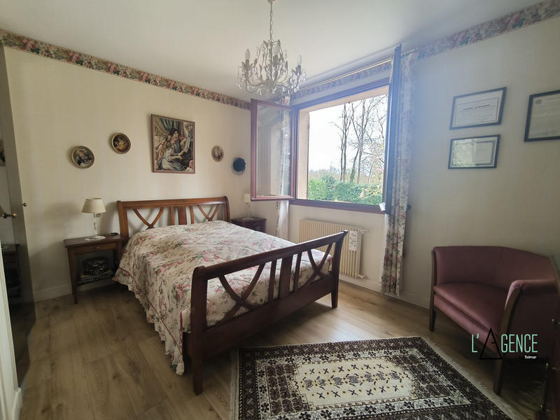 Maison traditionnelle - 287 m² - 9 pièces