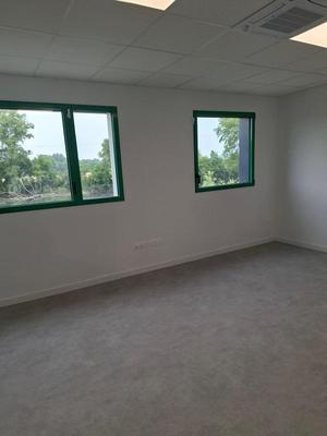 Entrepôt - 91 m² - 2 pièces