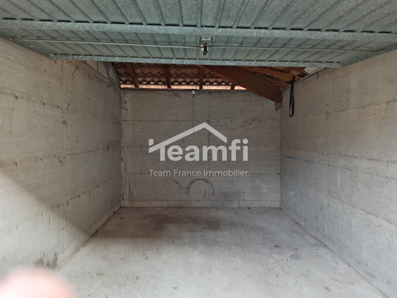 Parking / Garage - 15 m²