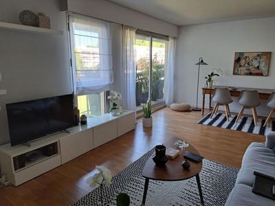 Appartement - 82 m² - 3 pièces