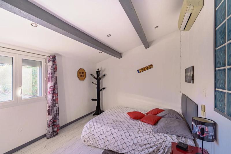 Maison - 207 m² - 9 pièces