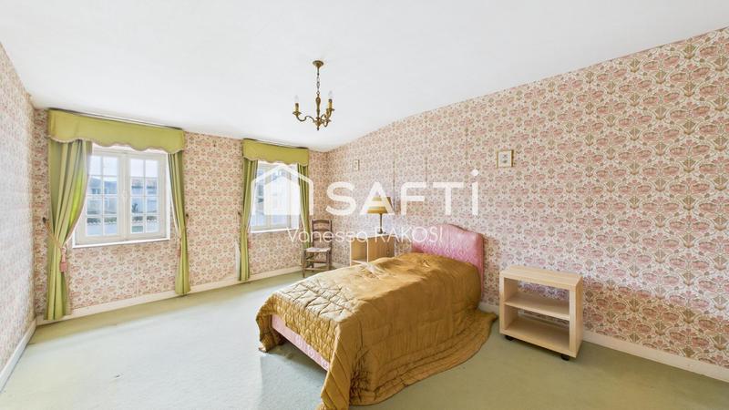 Maison - 290 m² - 9 pièces