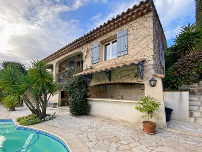 Villa - 140 m² - 5 pièces