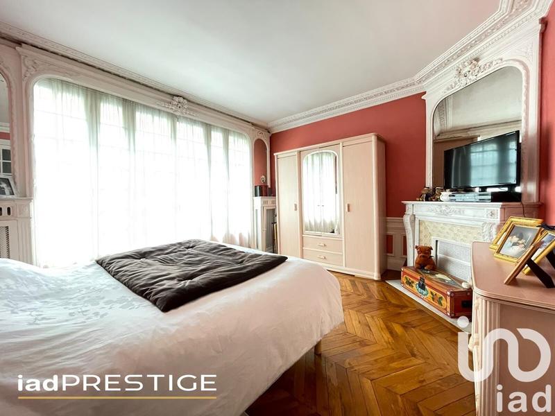 Maison - 300 m² - 12 pièces