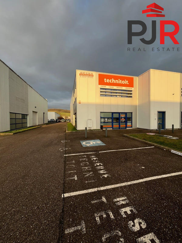 Local d'activités - 245 m²